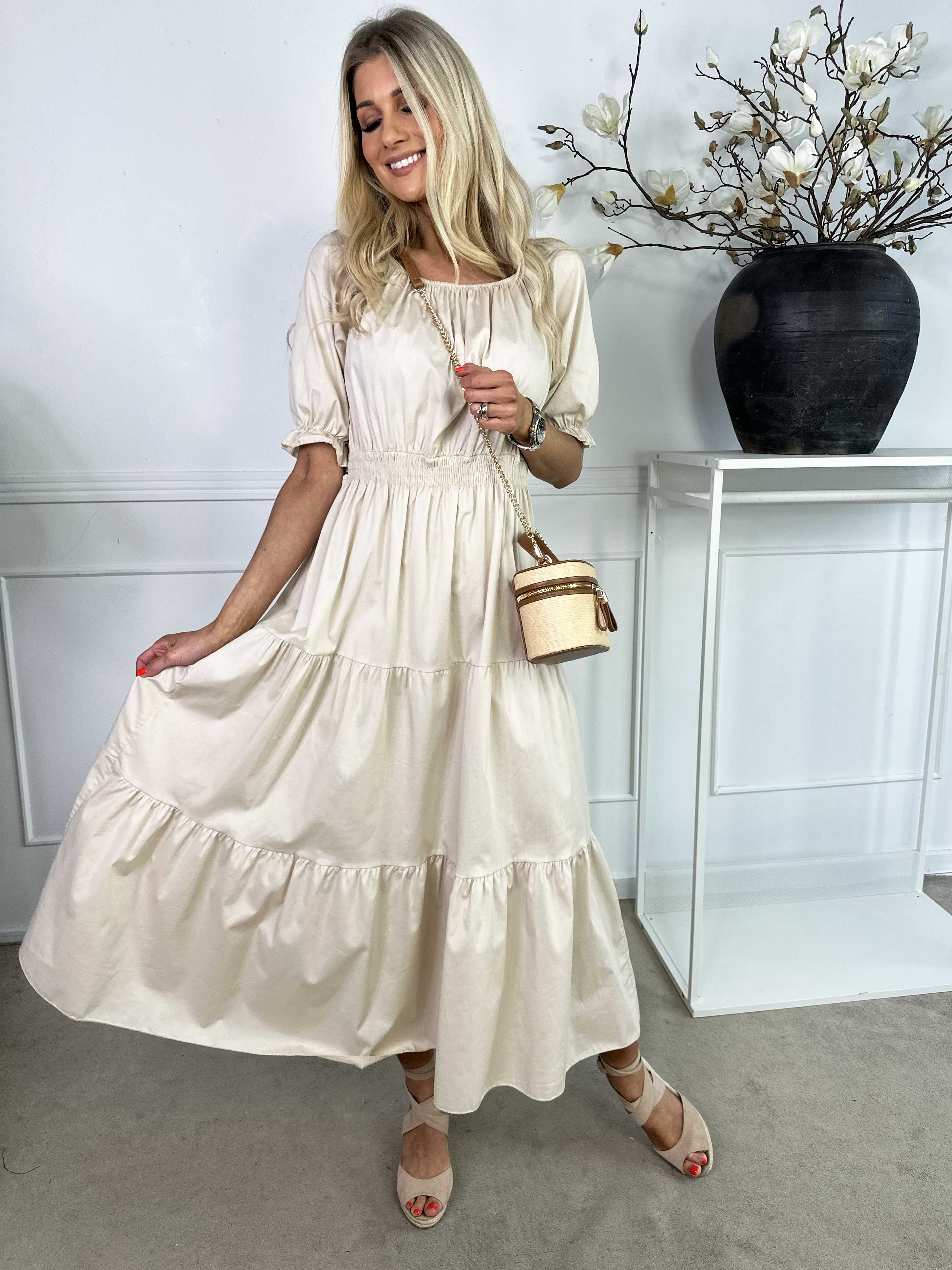 Kayce - Klänning i bomull med resår i halsringning och midja